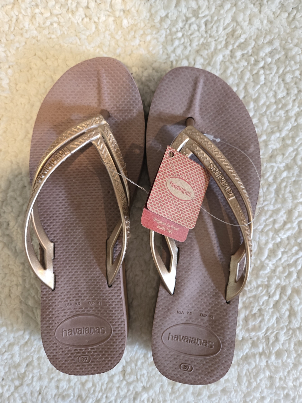 Havaianas Mauve Footbed with Metallic Gold Straps Flip Flops